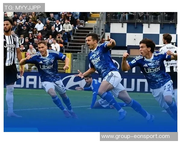 瓦拉内社媒晒与温格亨利合照观战科莫尤文重温足球传奇时刻